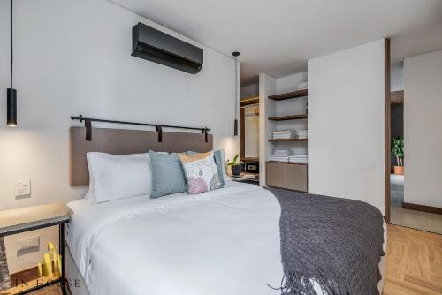 Morph 501 - Spacious Cozy Apt Poblado/BBQ/Jacuzzi, El Poblado (Foto 8)