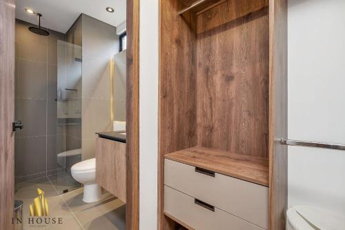 Morph 501 - Spacious Cozy Apt Poblado/BBQ/Jacuzzi, El Poblado (Foto 10)