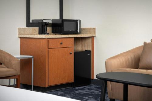 Fairfield Inn & Suites by Marriott Albuquerque Airport - image 10