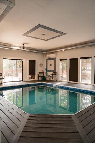 The Treasure Of Tennessee View 2 Hot Tubs Pool