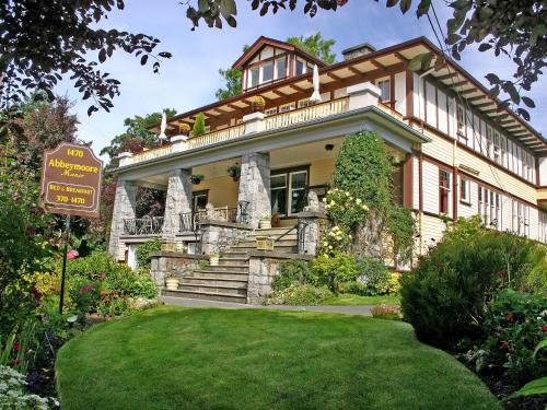 Abbeymoore Manor in Victoria, Canada
