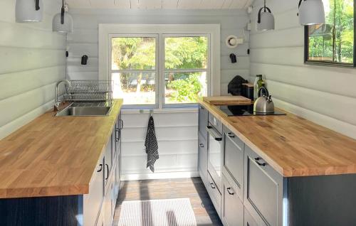 廚房, 2 Bedroom Lovely Home In Nykøbing Sj in 尼克賓西蘭島