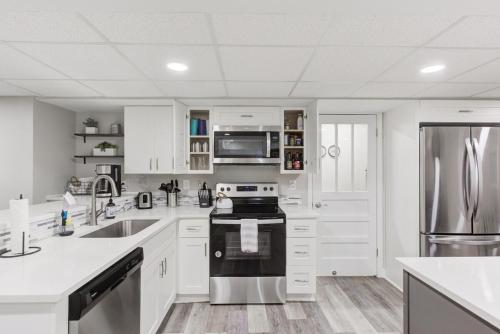 Lake Laurel Lux retreat-King-Dogs Welcome! Sleep 6 in Σμύρνα(Τζιόρτζια)