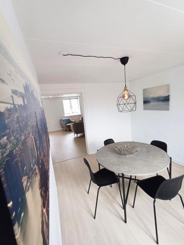 Budget room 5 in a central location with free parking in Hjorring
