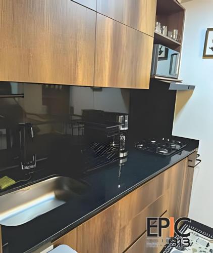 주방, Epic Suite 313 Deluxe Airport Family 3H 10P in 올림피카