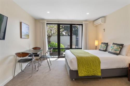 ทัศนียภาพ, Nautilus Lodge Motel in โมตูเอก้า