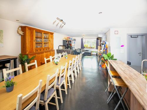 Seadmed, Single-storey holiday home in Heers in Heers