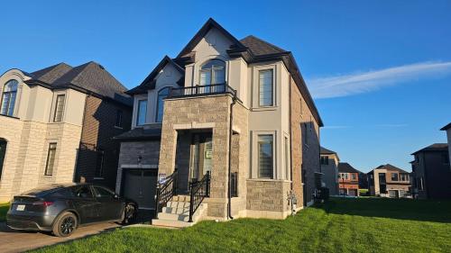 Luxury Home in Woodstock Modern & Spacious in Woodstock (ON)