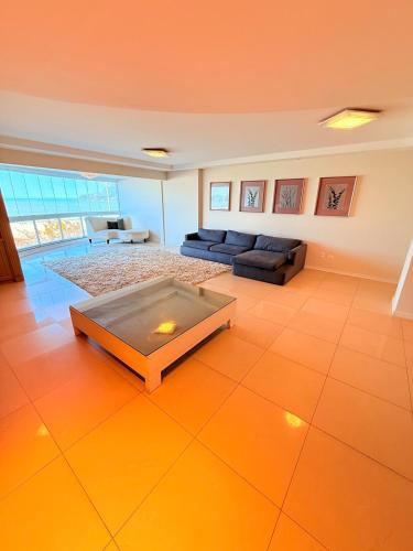 Penthouse na Av Atlântica with Sea Front and Spa - image 3