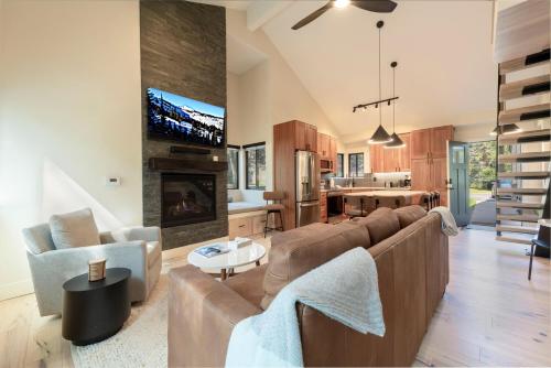 Hidden Creek 37D condo