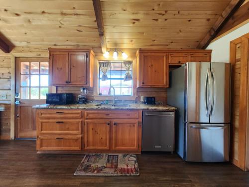 Konyha, Cozy Log Home in New Ulm in New Ulm