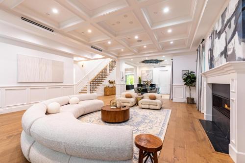 Facilities, Otis Ave in Tarzana