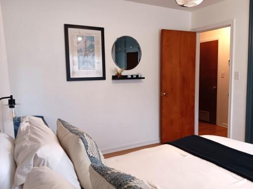 Mid Century Style Cottage Near Historic Downtown in Eustis, USA