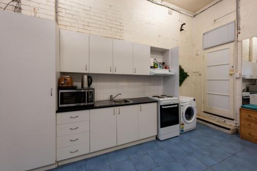 Spacious Studio in Quiet Northcote Neighbourhood in Fairfield