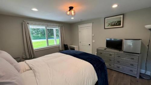 En-suite with separate entrance in Point Roberts