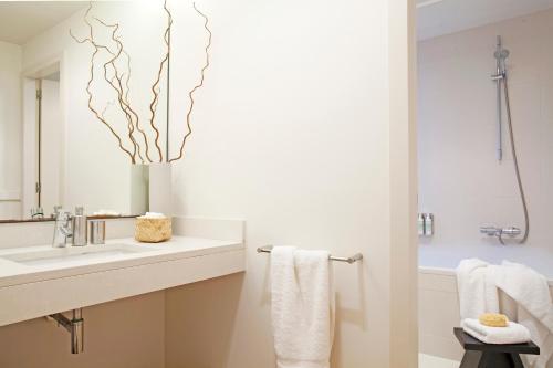 DestinationBCN Universitat Apartments