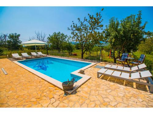 Dārzs, Villa Romansa near Split- heated pool peace, bbq in Ercegovci