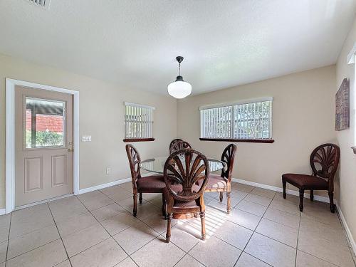 2737 Bel Aire Circle - image 5