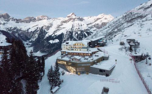 Berghotel Trübsee - Accessible Only by Cable Car in Engelberg, Schweiz