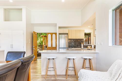 Rainforest Retreat 4Bdr in بيثيلز بيتش