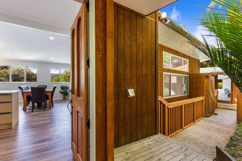 Rainforest Retreat 4Bdr in بيثيلز بيتش