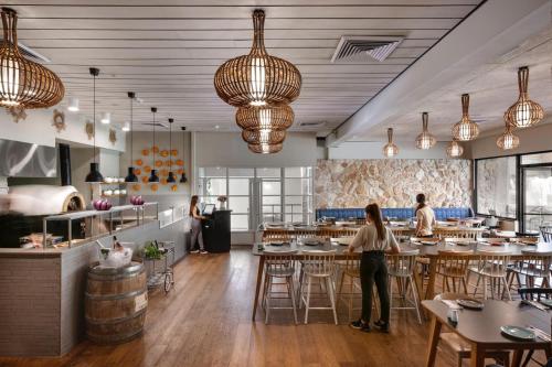 เอ็นอีเอ รีสอร์ต แอนด์ พีเพิล (NEA Resort & People) in ชเว ไซออน