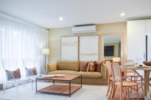 Newly Renovated Quiet 5min Walk to the Beach - image 5
