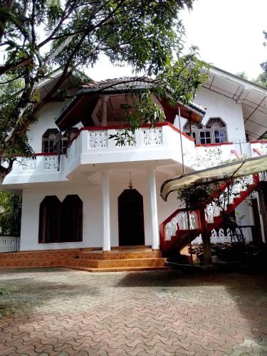 マータレー White House Holiday Resort ホテル ロビー