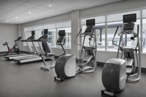 Hilton Garden Inn Charlotte Waverly - image 7
