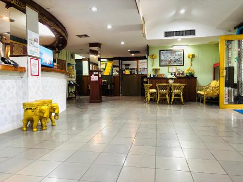 廊开 โรงแรมรอยัลจอมมณี เฮอริเทจ 4星级 酒店 泳池