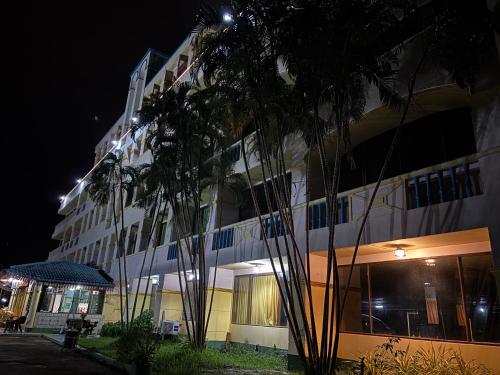 廊开 โรงแรมรอยัลจอมมณี เฮอริเทจ 4星级 酒店 大堂