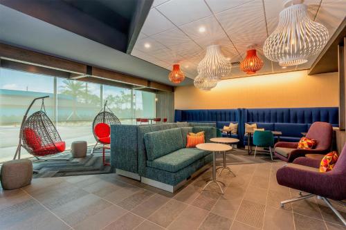 Lobby, Tru by Hilton St. Augustine I-95 in Outlet Mall