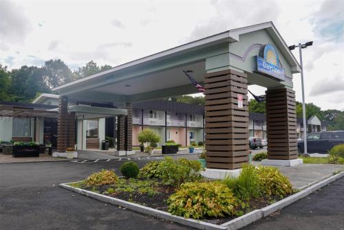 . Days Inn by Wyndham Southington