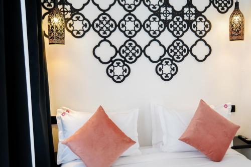 Riad Looma - main image