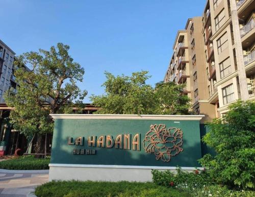 A Luxurious La Habana Huahin by Pikul