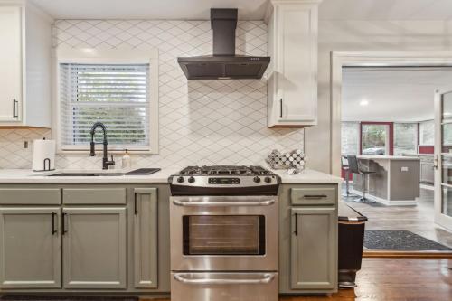 425 Plantation Road SW Smyrna - image 2
