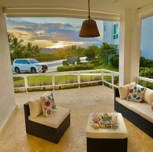 Balcony/terrace, Residencial la ensenada, on Playa Nueva Romana in La Caña