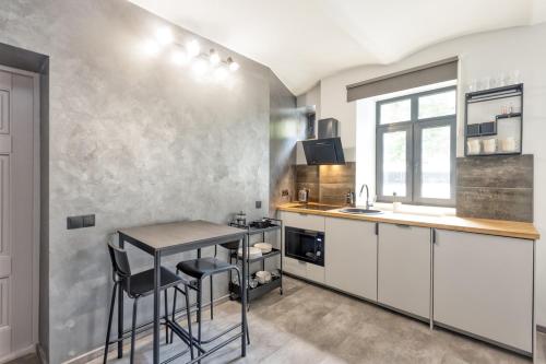 Cozy Designer Flat - Free Parking & Sauna, Riga