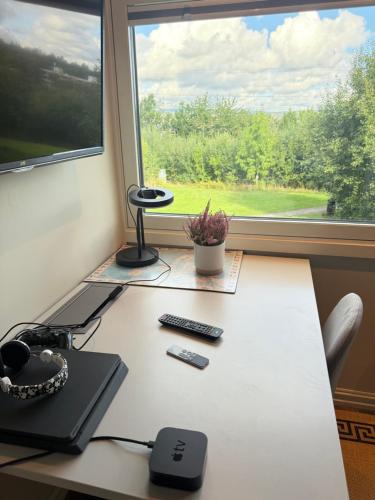 2 rooms in 100 sqm apt in Alna