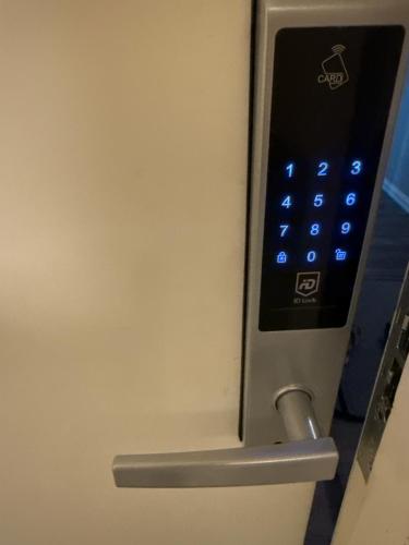 2 rooms in 100 sqm apt, Oslo