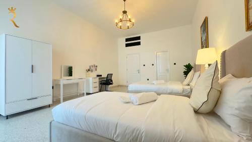Luxurious Al Danah 5BR Family Friendly Getaway