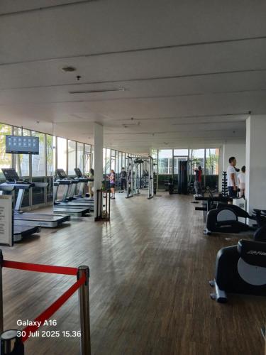 kuntosali, Apartment Studio Gold Coast PIK Tower Carribean in Cengkareng