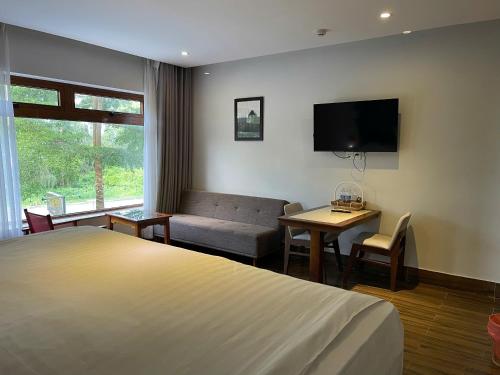 room detail thumbnail 1