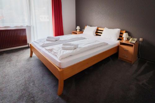 1 queen bed