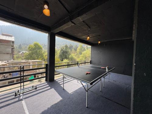 Exterior view, Hotel Moon Blaze " Near Mall Road " Bonfire ! Open Terrace ! Personal Parking in Manali