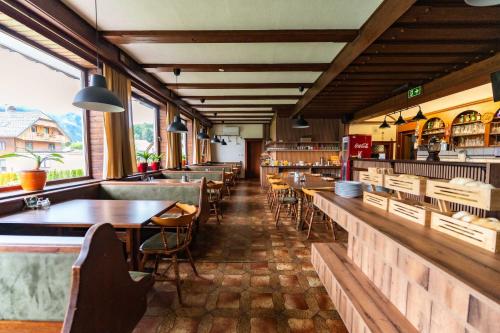 Étterem, Pension Tilly in Oblarn