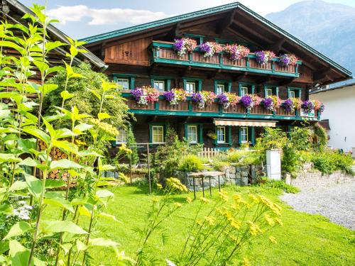 Altes Holzhaus in Sölden, Österreich