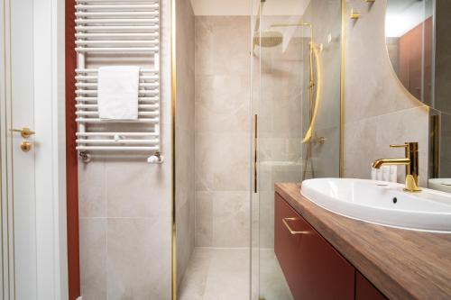 Amber & Wood 5 min to Old Town Parking River View & Balcony by UniqueRent, Breslau (Foto 10)