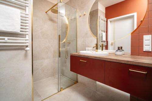 Amber & Wood 5 min to Old Town Parking River View & Balcony by UniqueRent, Breslau (Foto 7)