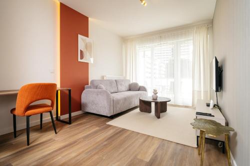 Amber & Wood 5 min to Old Town Parking River View & Balcony by UniqueRent, Breslau (Foto 9)